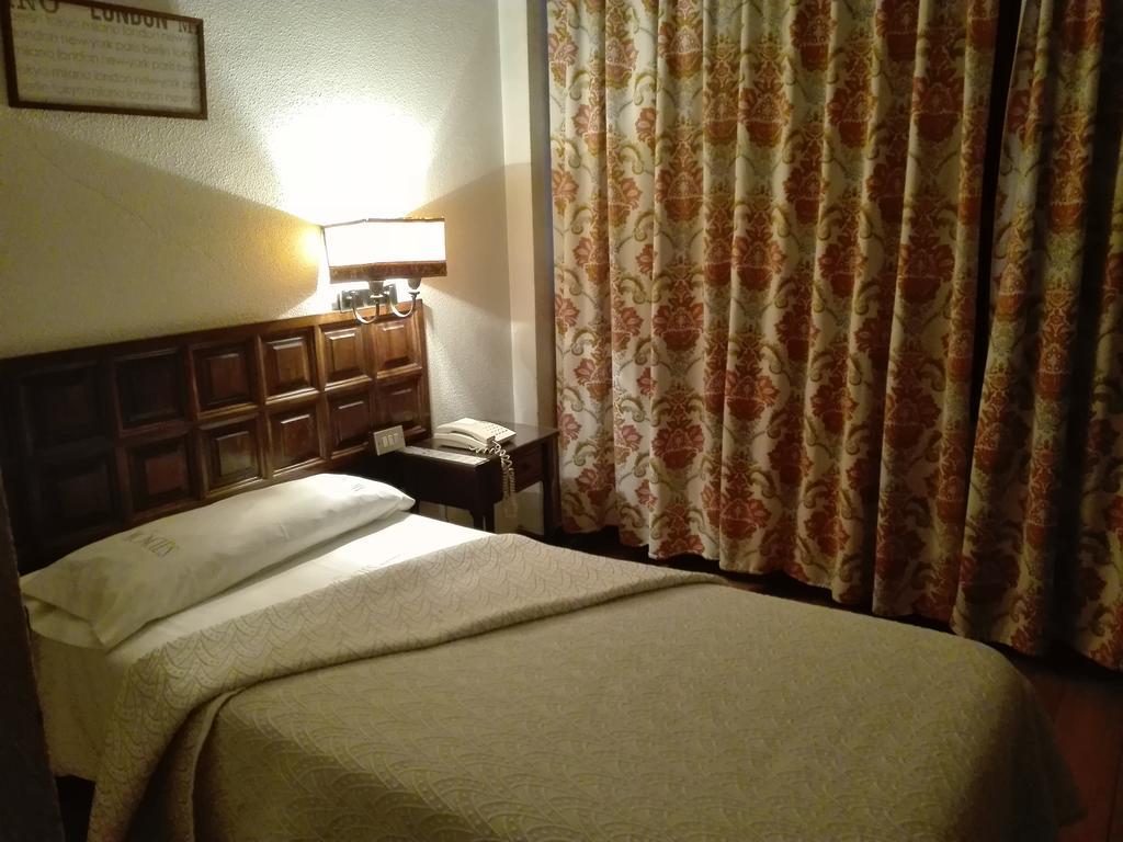 Monclus Hotel Palencia Kültér fotó